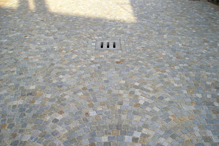 Pavimentazione cubetti in Pietra di Luserna