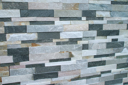 Rivestimento in spaccatelli in quarzite colore misto
